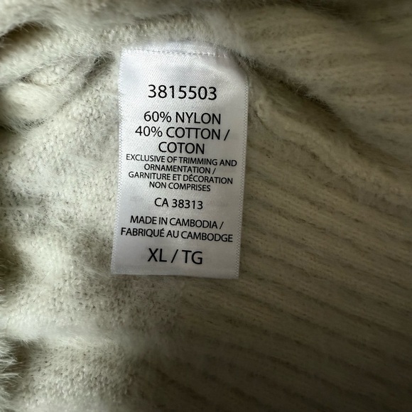 BLEU & GRAY Chic White and Black Striped Sweater - Super cozy and fluffy - Picture 7 of 10